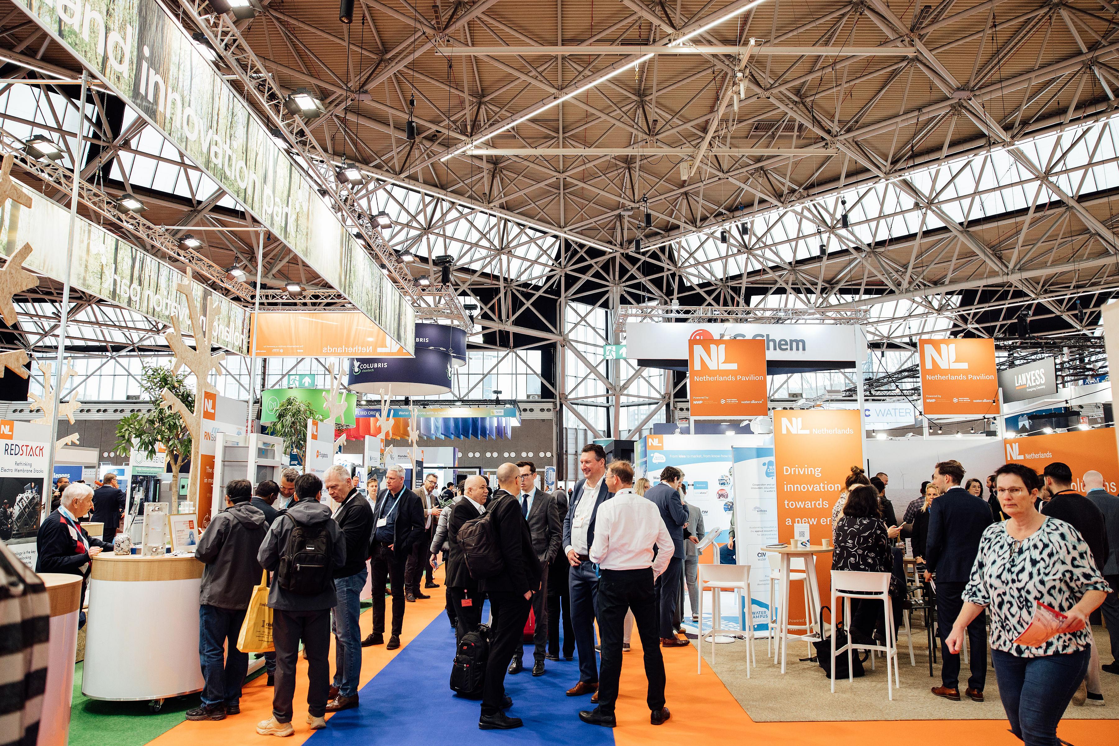 aquatech-amsterdam-show-floor