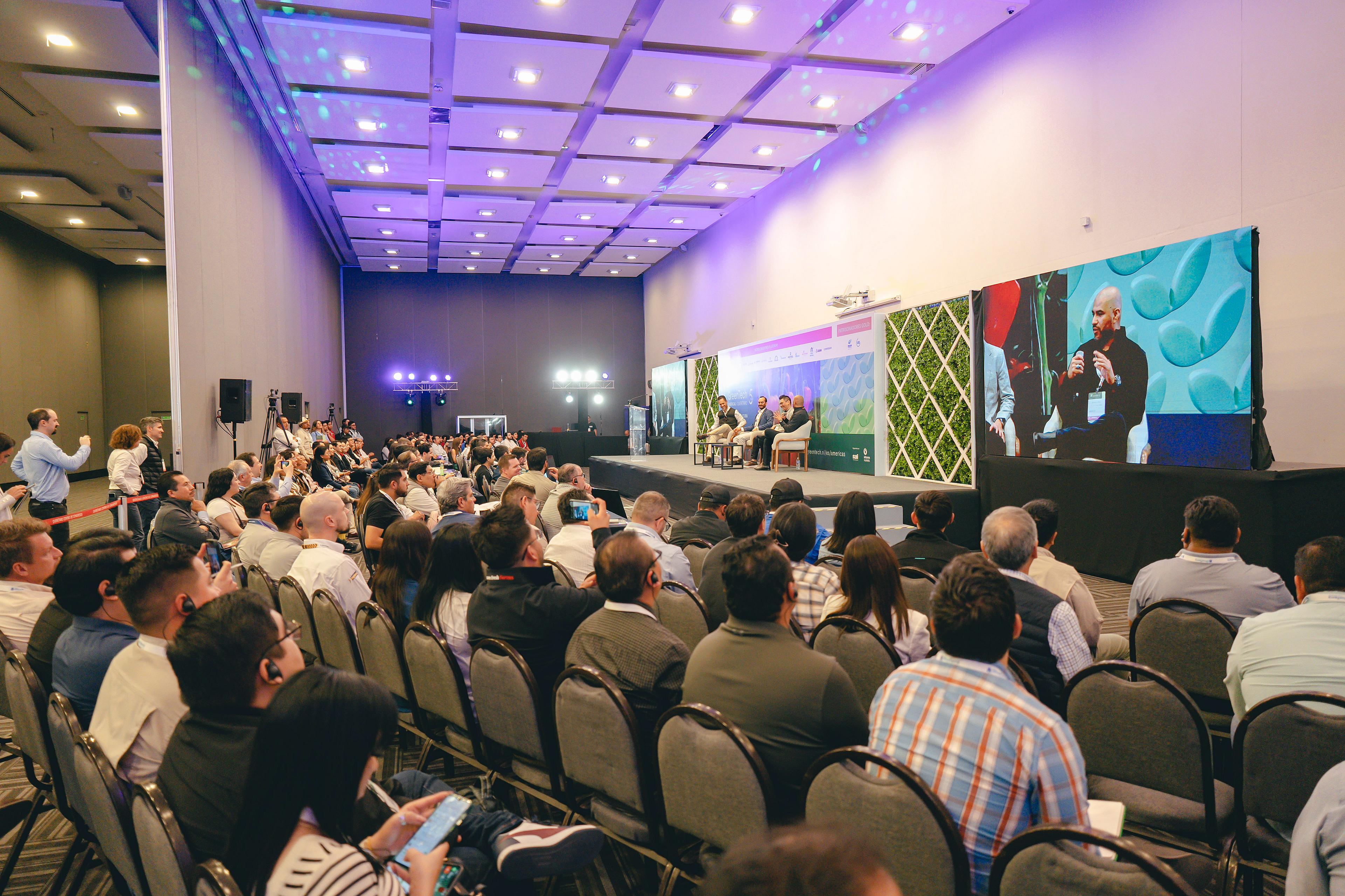 GREENTECH2025QTR_DIA-DOS_-0103563