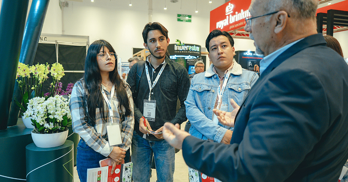 Three visitors listenning