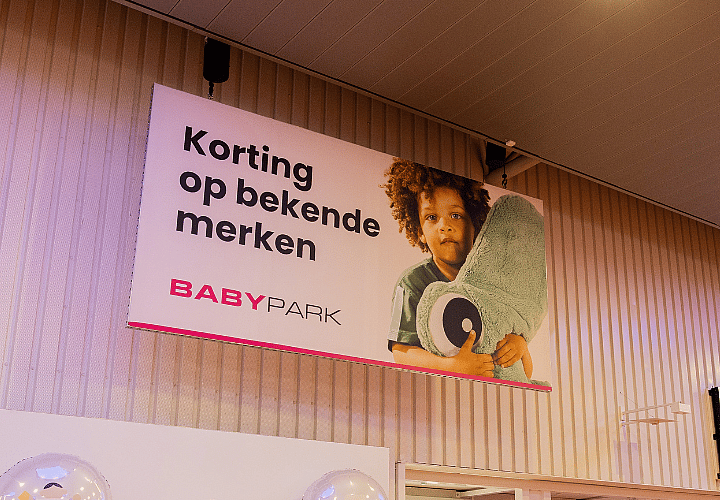 Hangendebannerenkelzijdig